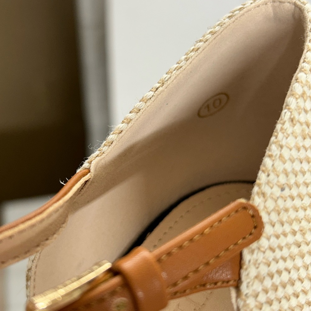 Elegant Black and Cream Espadrille Wedges - Picture 8 of 11